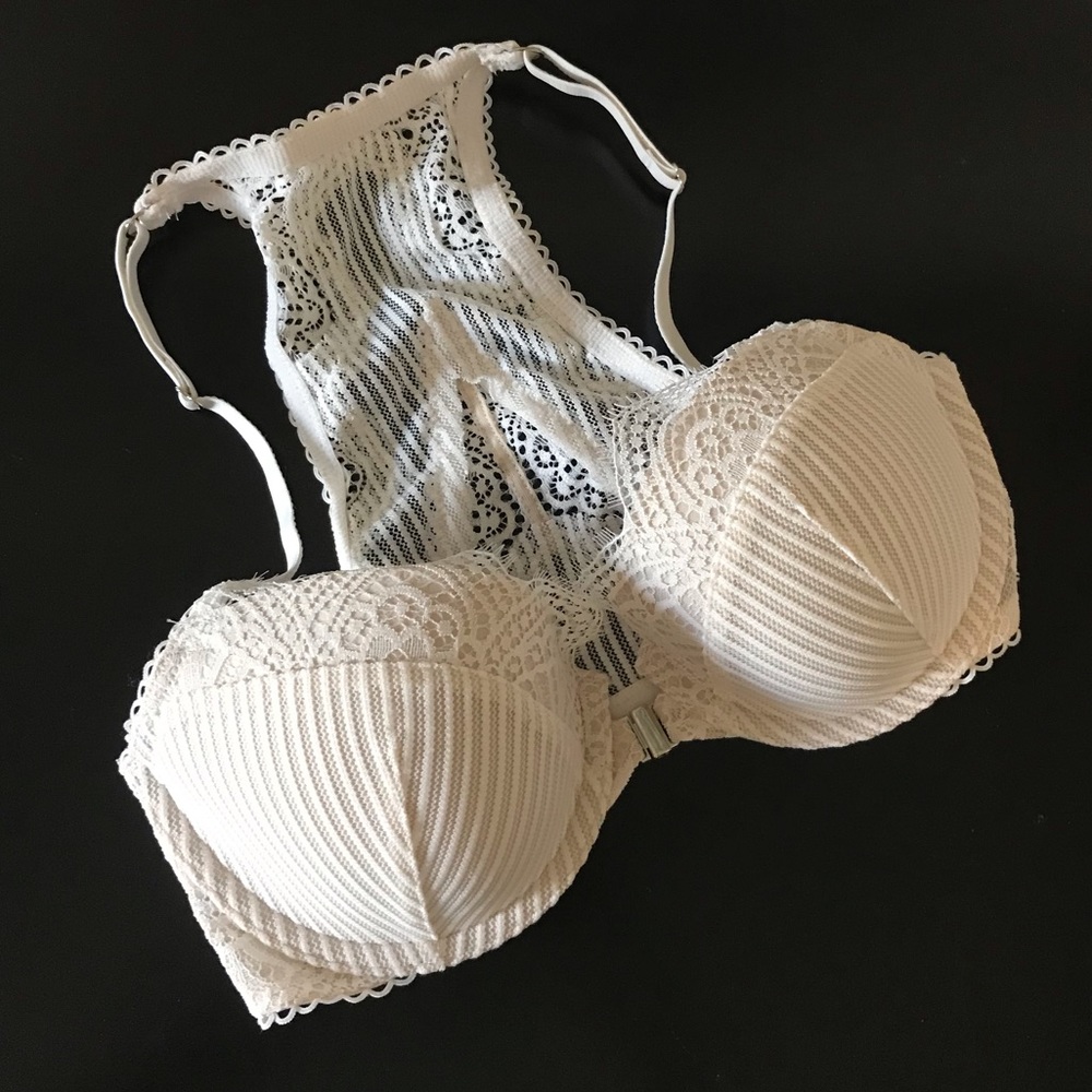 New Victoria’s Secret Bra (Size 32D)